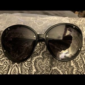 NWOT Chloe oval CE652S sunglasses- discontinued